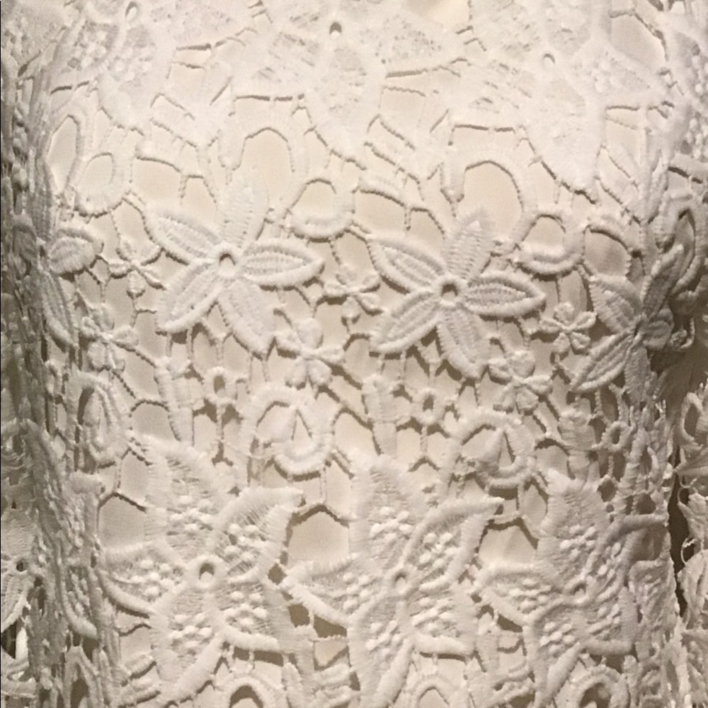 Lace top in size Small NWT - Picture 4 of 9